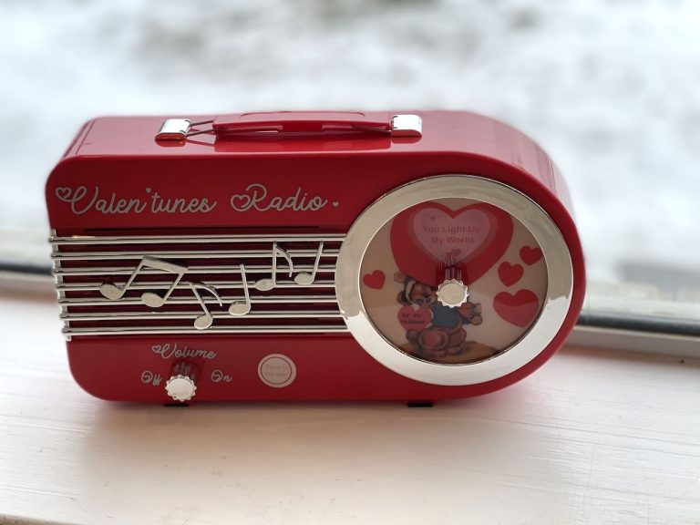 valentines day radio online