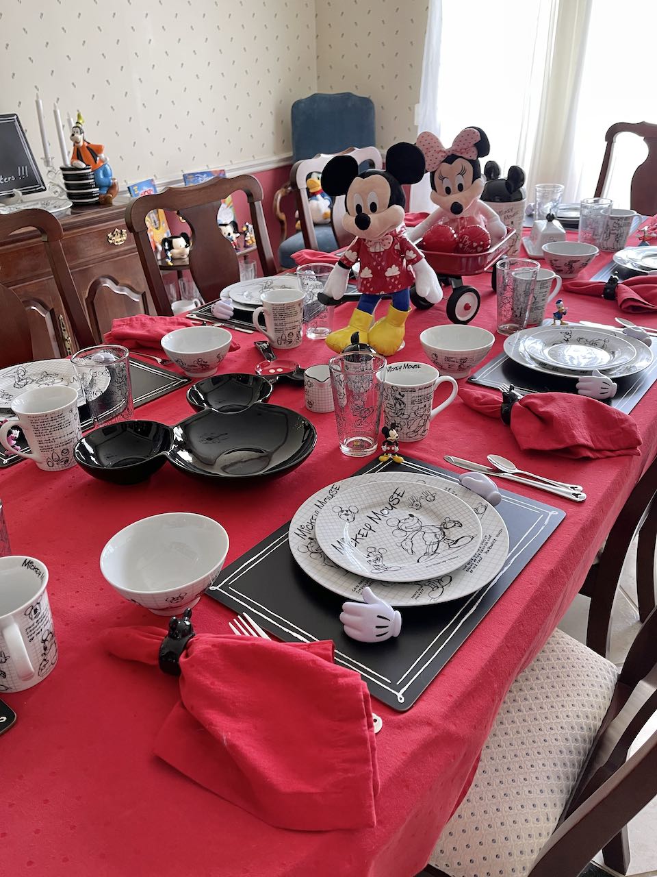 “Drawing Disney” Tablescape – “Disney Love” for All Seasons - Life is ...